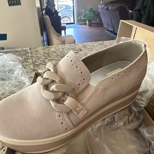 Dolce vita Women's Beige Platform size 7